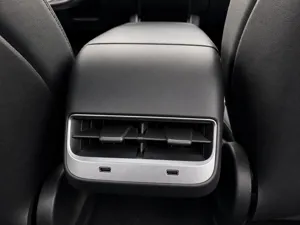 Tesla Model 3 - sīktēls 13