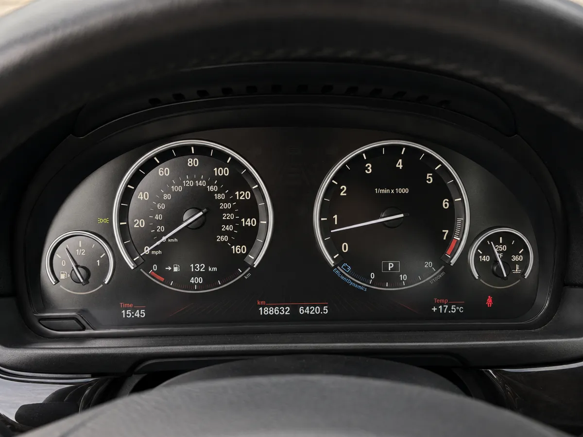 BMW 535 2016 - 25. attēls
