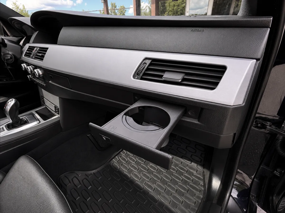 BMW 525 2009 - 28. attēls