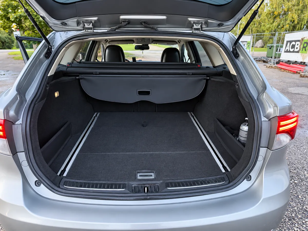 Toyota Avensis 2012 - 8. attēls