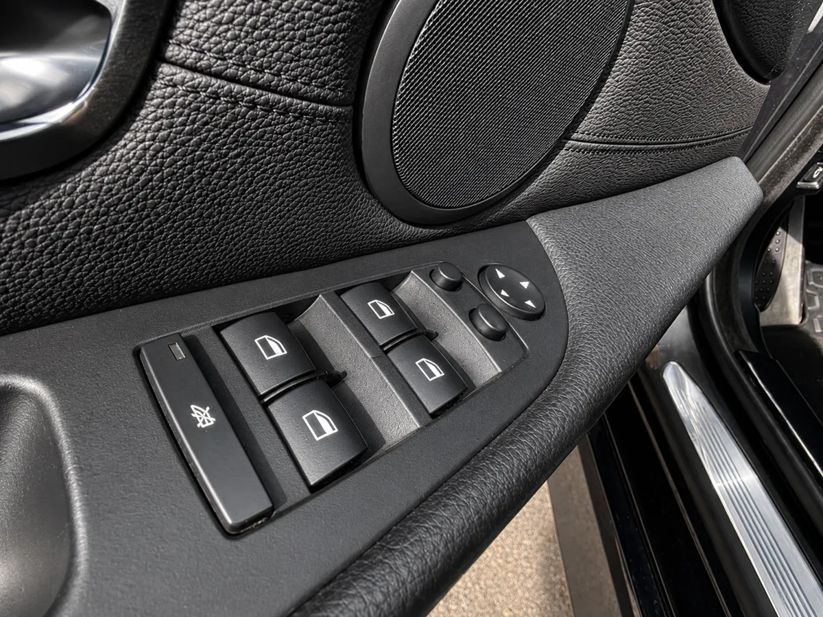 BMW 525 2009 - 12. attēls
