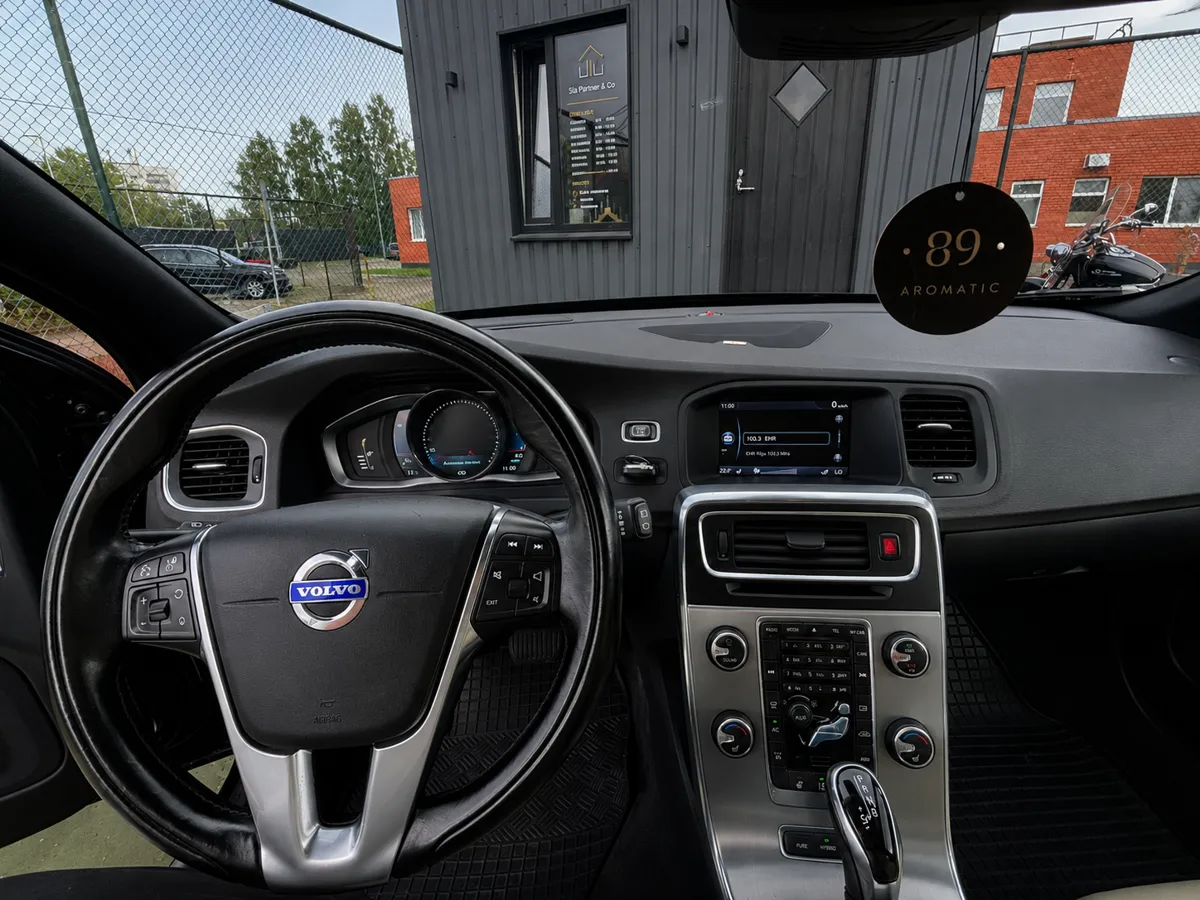 Volvo V60 2013 - 17. attēls