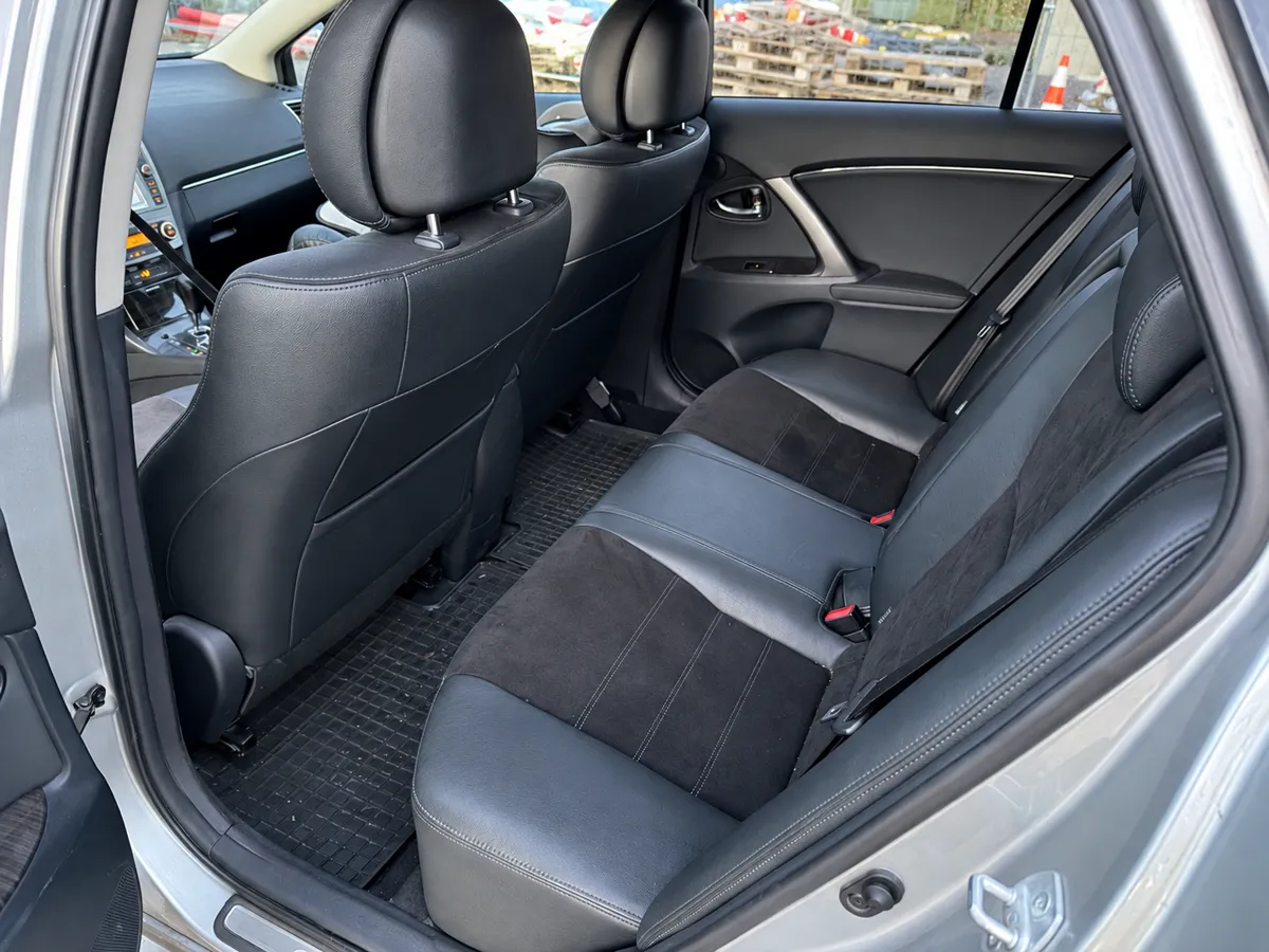 Toyota Avensis 2012 - 6. attēls