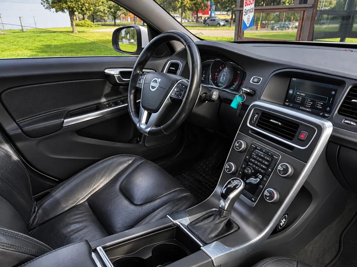 Volvo V60 2013 - 15. attēls
