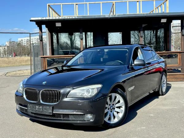 BMW 740