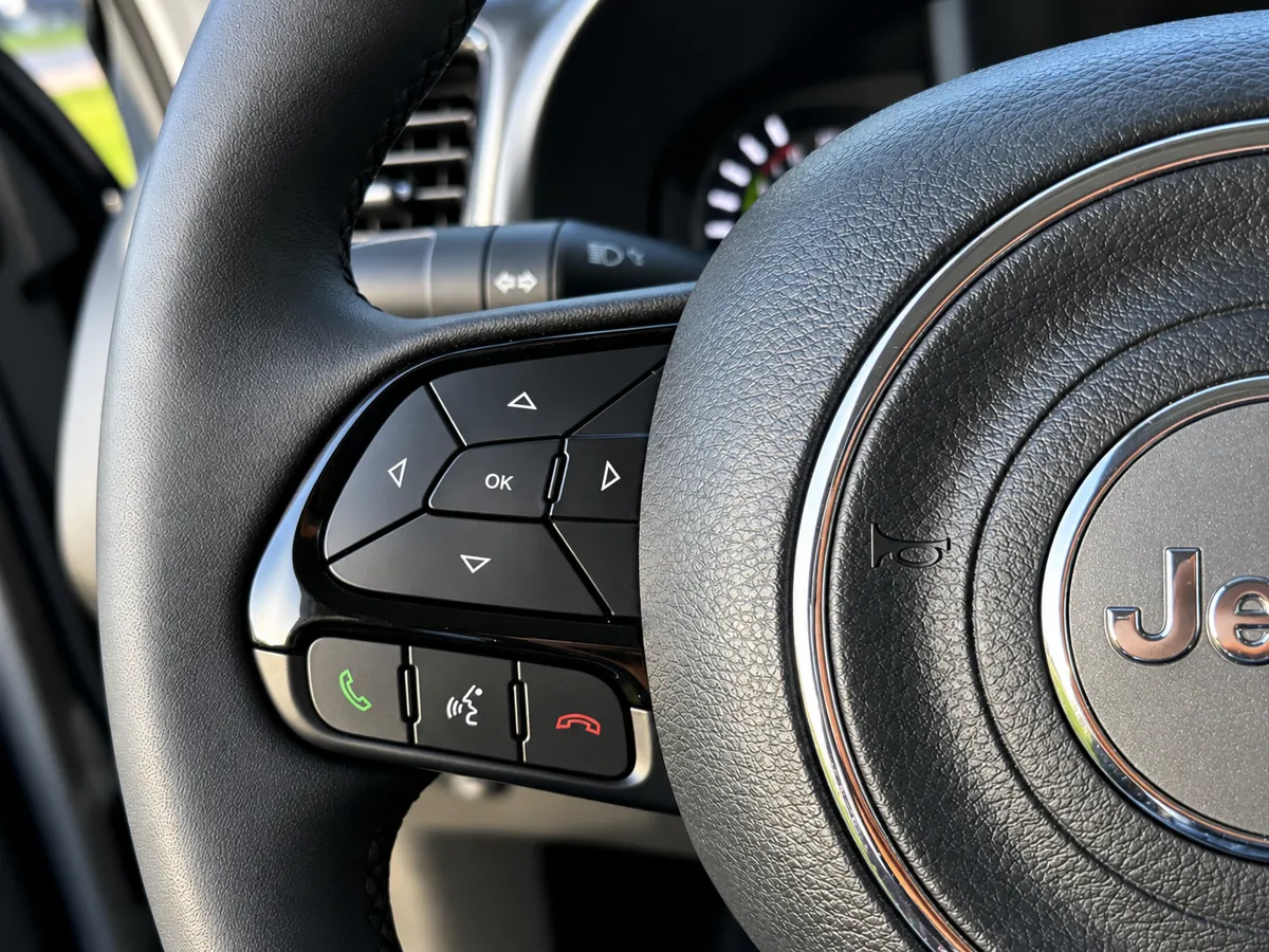 Jeep Renegade 2022 - 26. attēls