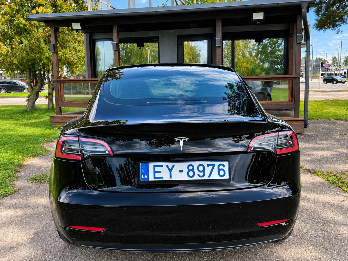 Tesla Model 3 2023 - 7. attēls