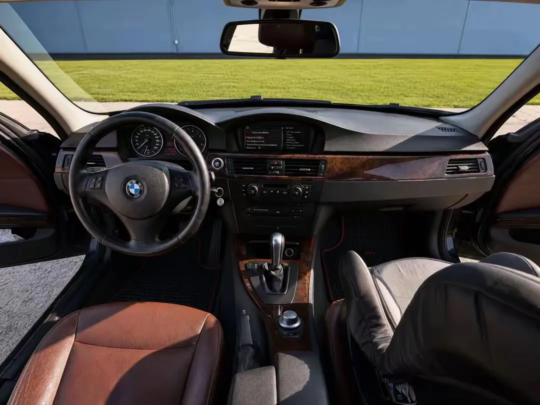 BMW 330 2006 - 7. attēls