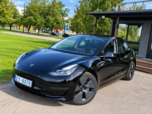 Tesla Model 3 - sīktēls 1