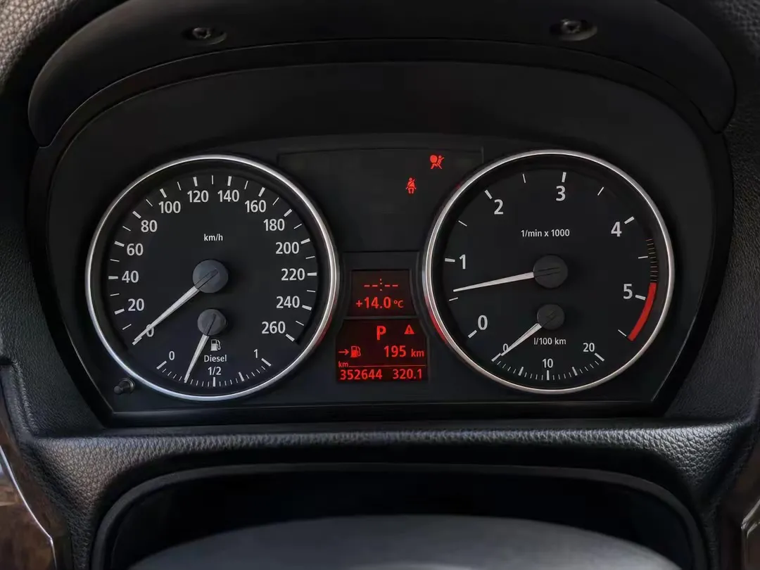 BMW 330 2006 - 10. attēls