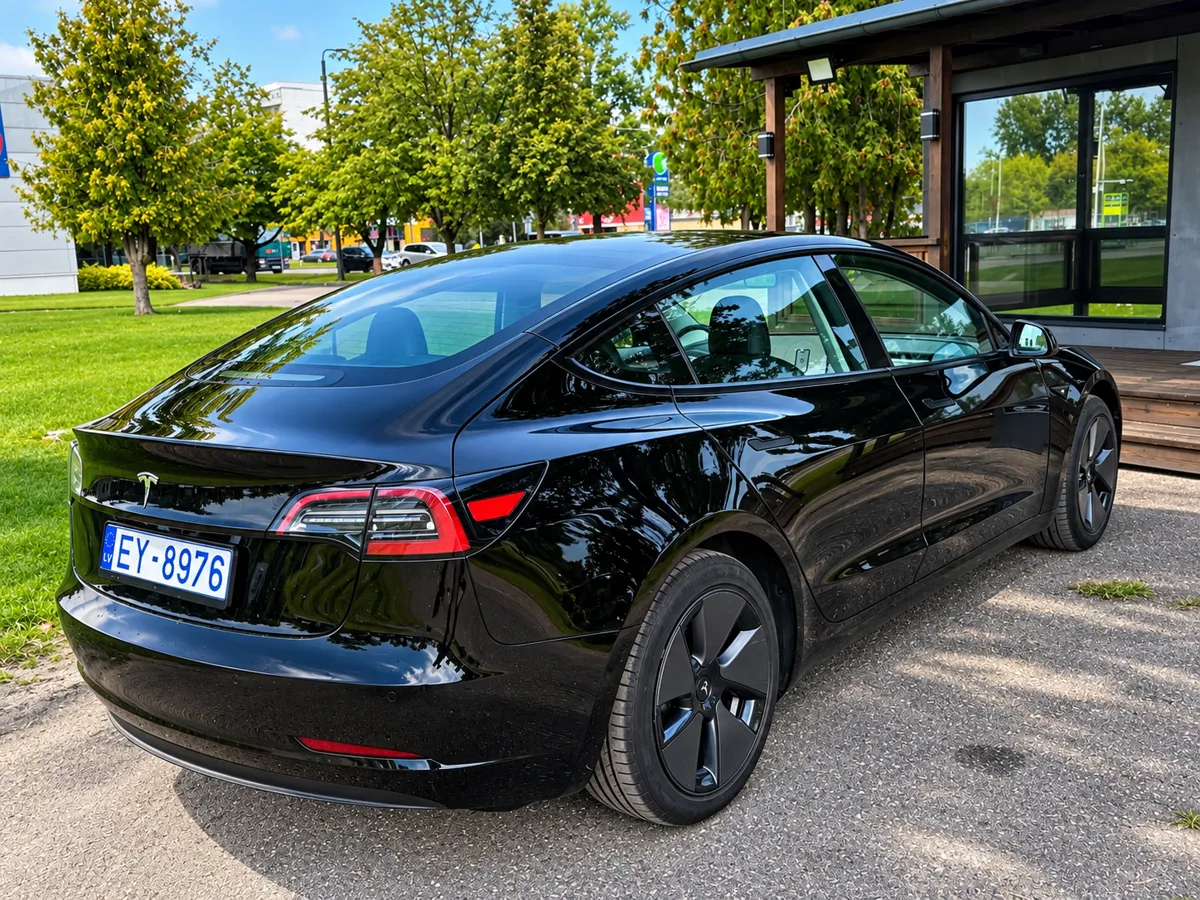 Tesla Model 3 2023 - 8. attēls