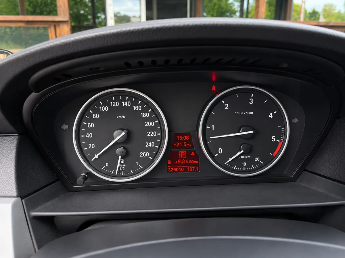 BMW 525 2009 - 22. attēls