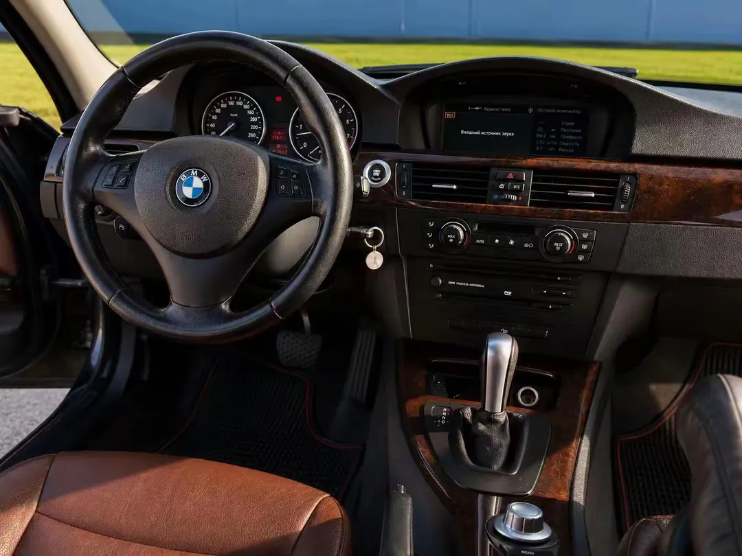 BMW 330 2006 - 8. attēls