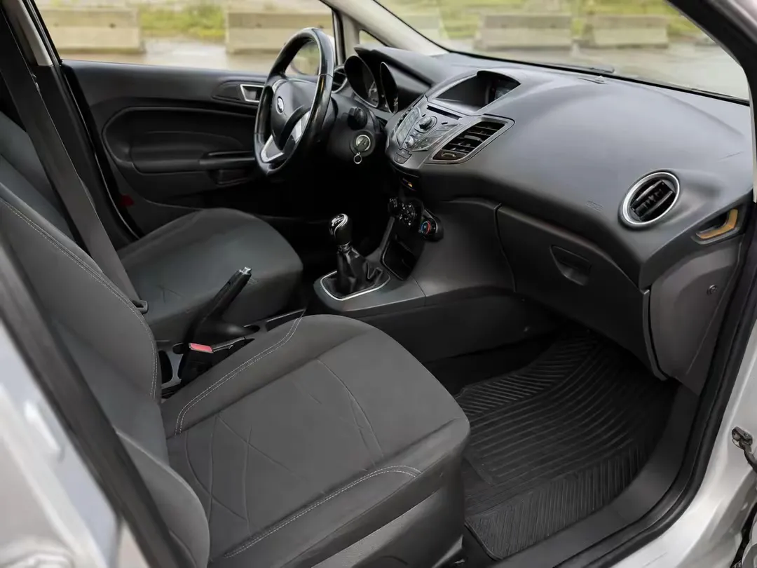 Ford Fiesta 2012 - 10. attēls