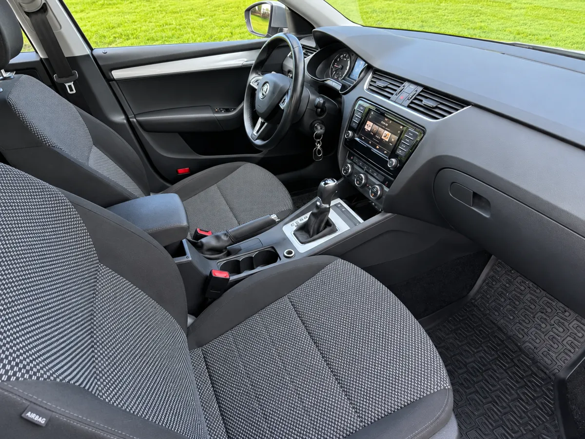 Skoda Octavia 2015 - 11. attēls