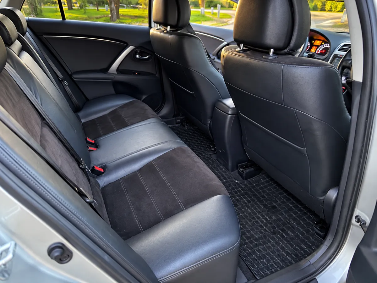 Toyota Avensis 2012 - 9. attēls