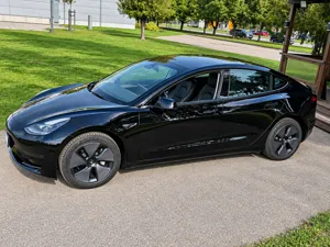 Tesla Model 3 - sīktēls 2