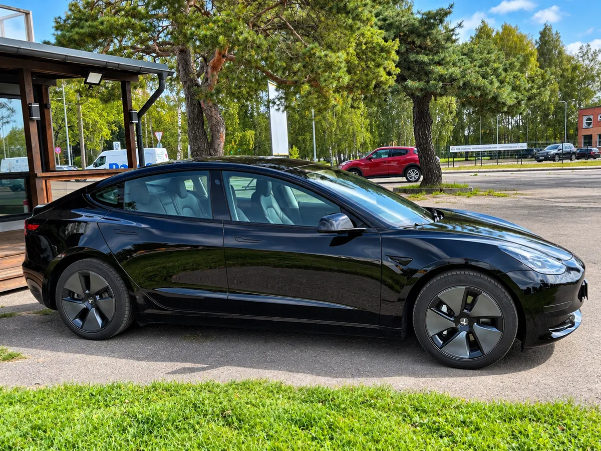 Tesla Model 3 2023 - 5. attēls