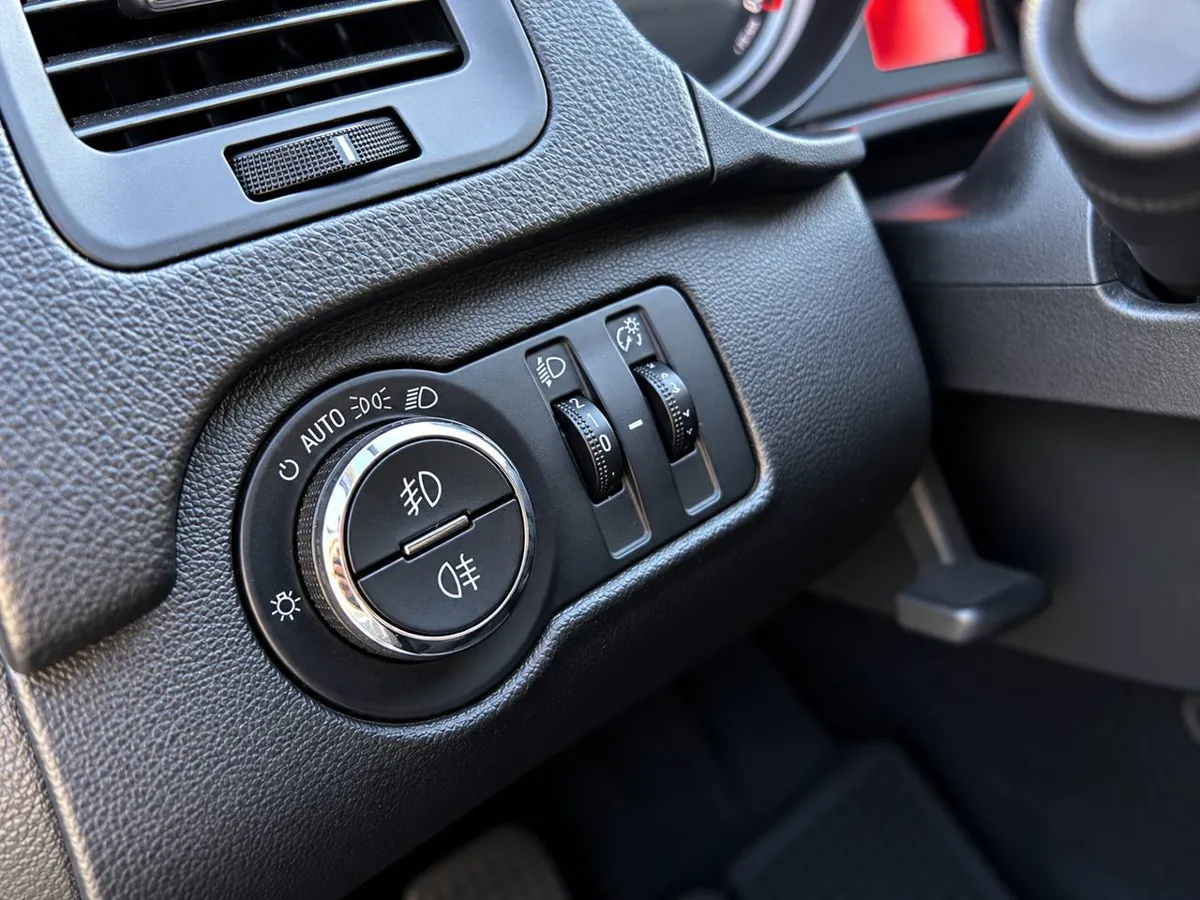 Opel Insignia 2012 - 10. attēls