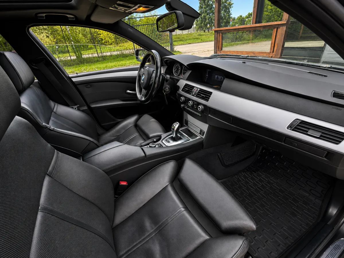 BMW 525 2009 - 26. attēls