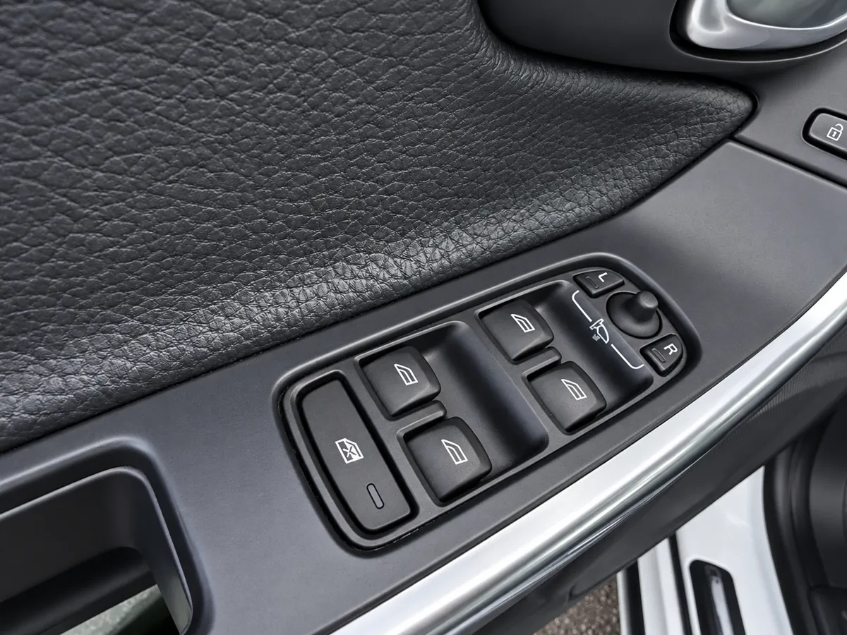 Volvo V60 2013 - 16. attēls