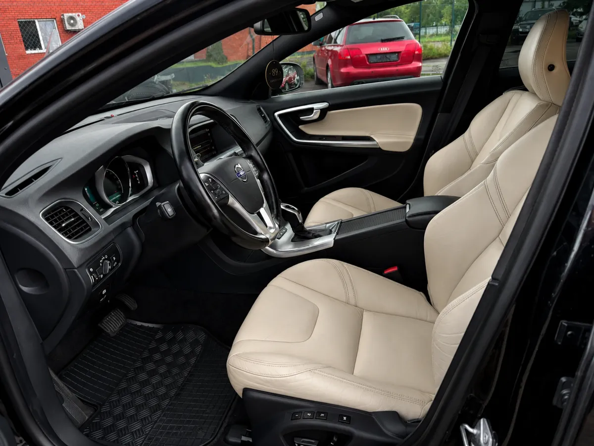 Volvo V60 2013 - 14. attēls