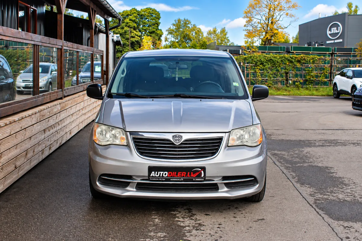 Lancia Voyager 2014 - 2. attēls