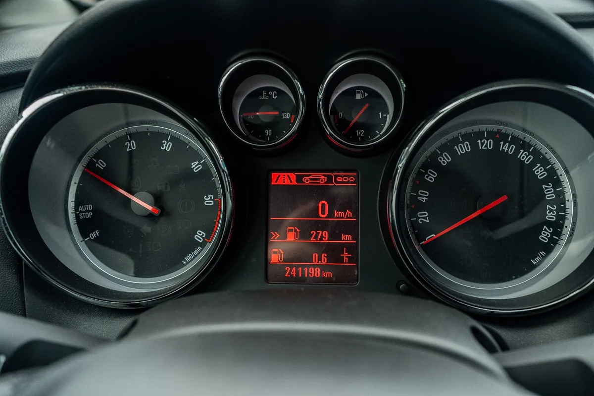 Opel Astra 2015 – 8. attēls