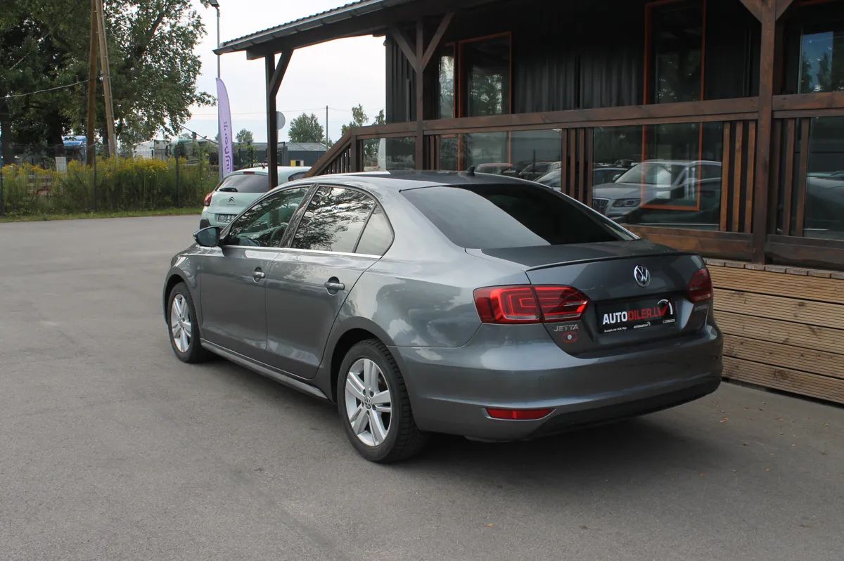 VW Jetta 2013 - 2. attēls