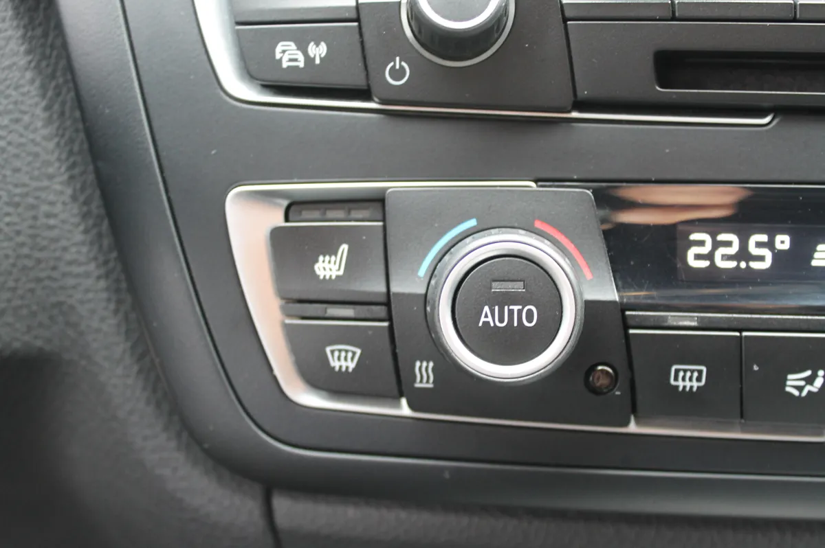 BMW 320 2016 - 12. attēls