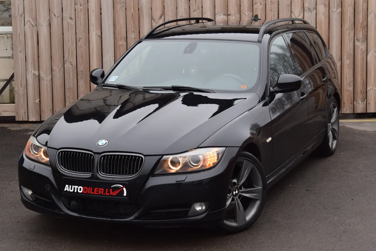 BMW 330 2009