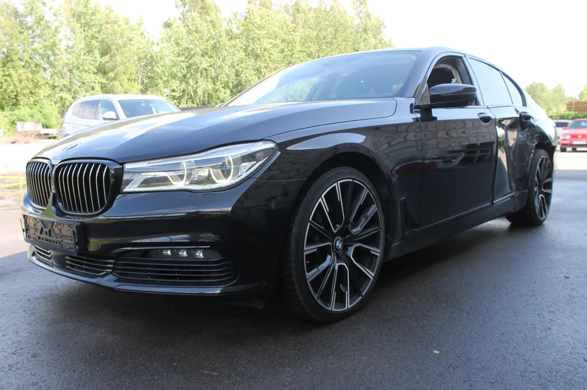 BMW 730 2016