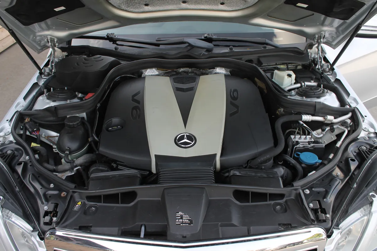 Mercedes E350 2010 - 7. attēls