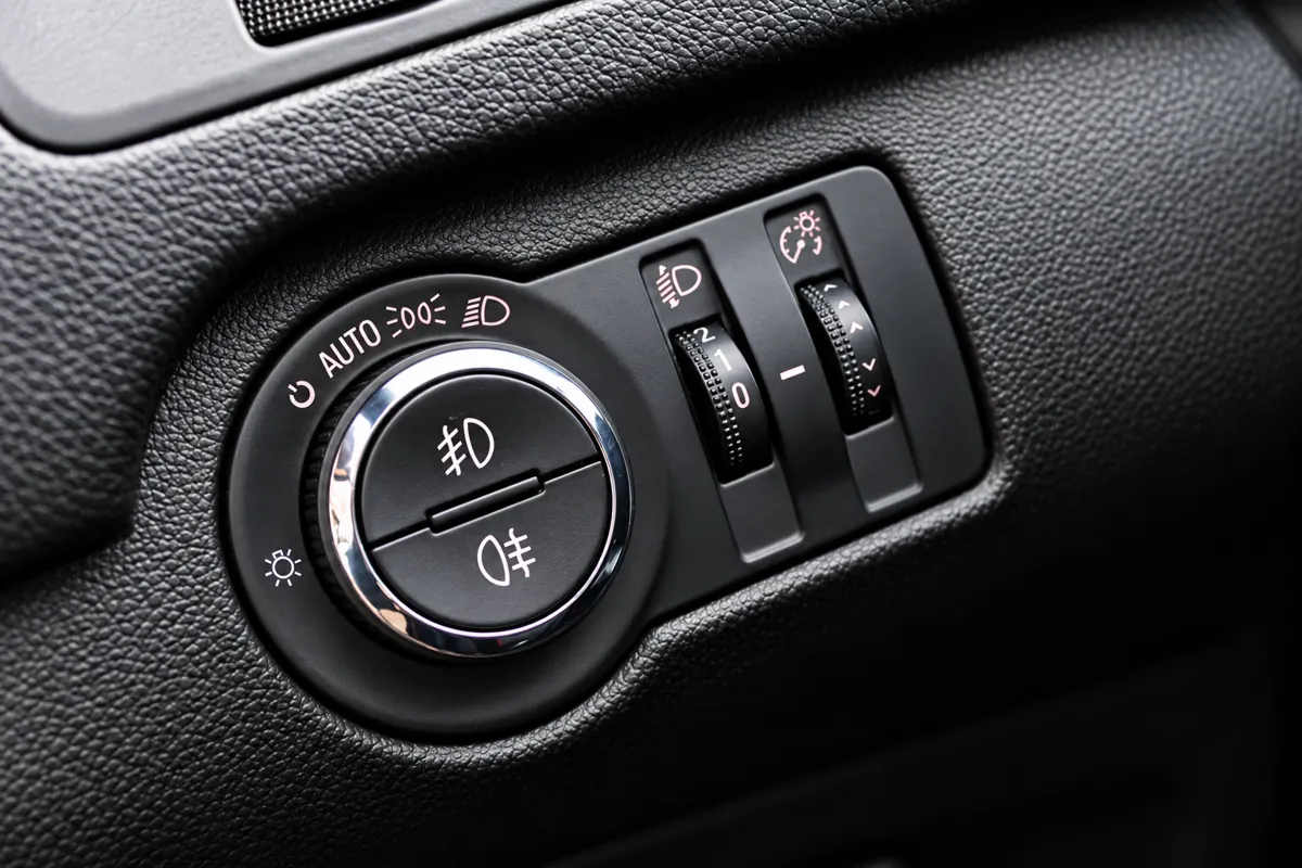 Opel Insignia 2010 – 16. attēls