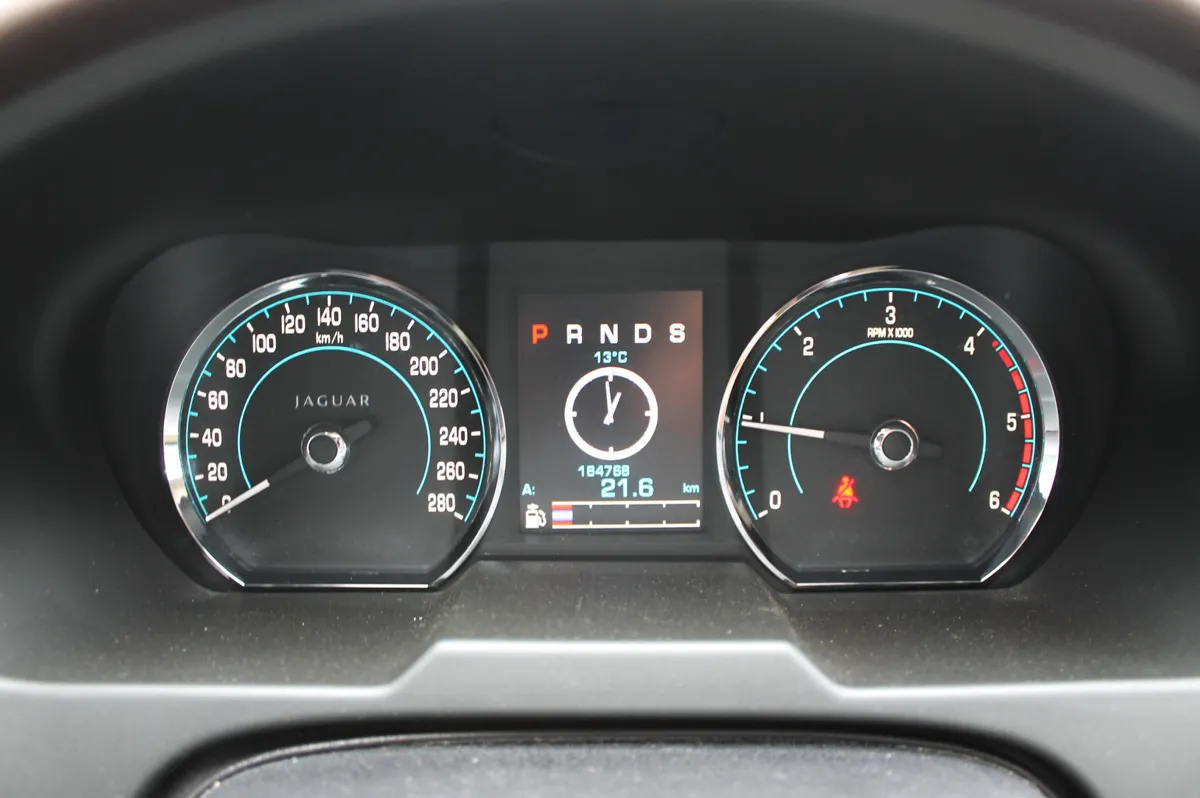 Jaguar XF 2013 – 14. attēls