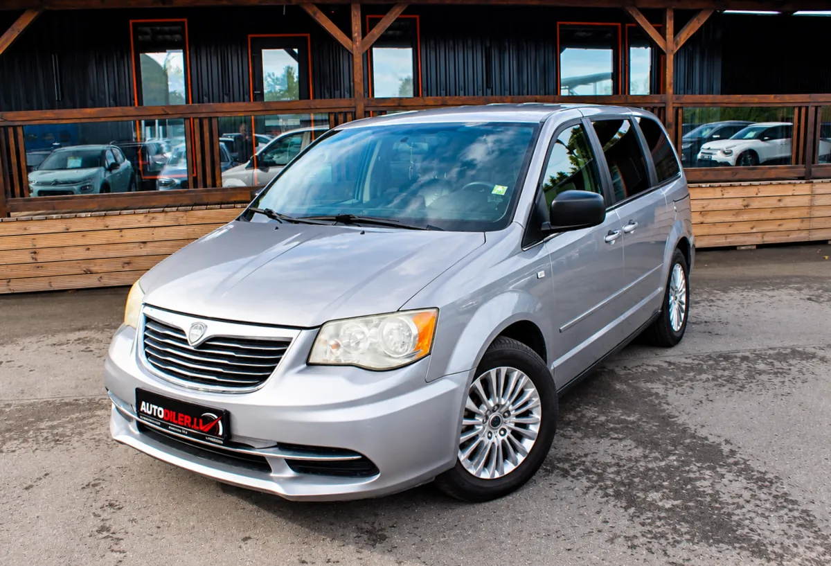 Lancia Voyager 2014