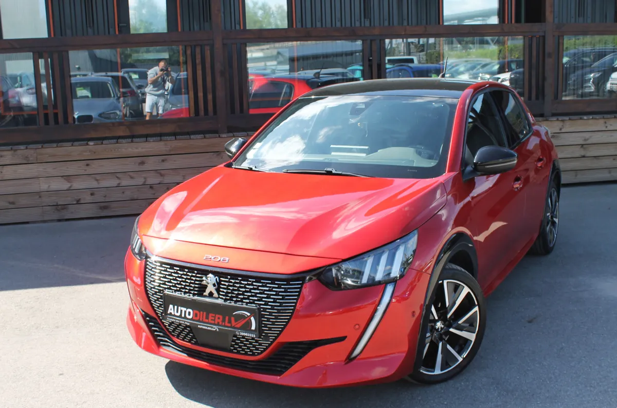 Peugeot 208 2021